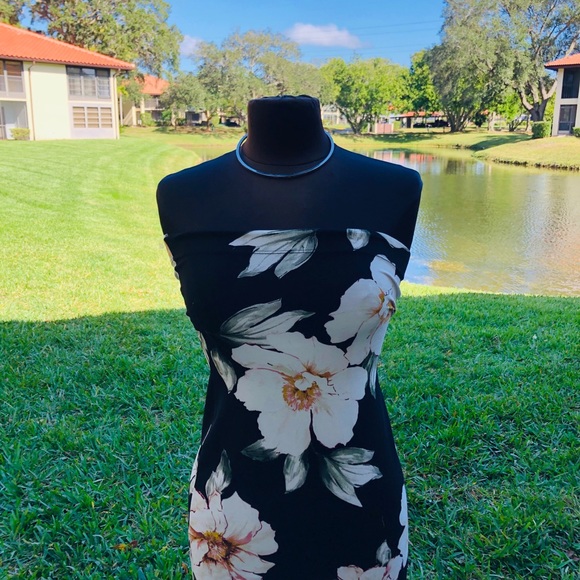 💜Strapless Tube Floral Dress 🍃🍃🌱 - Picture 4 of 5